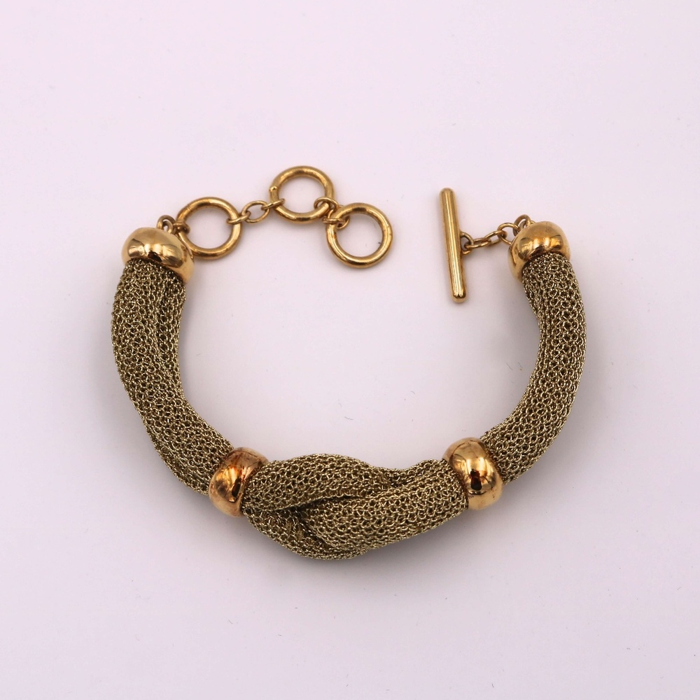 A&M Gold Mesh Twisted Bracelet w/Round Gold Cuffs